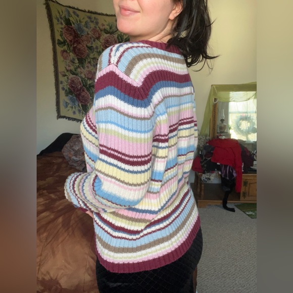 *SOLD* Vintage colorful stripped sweater - Picture 5 of 7